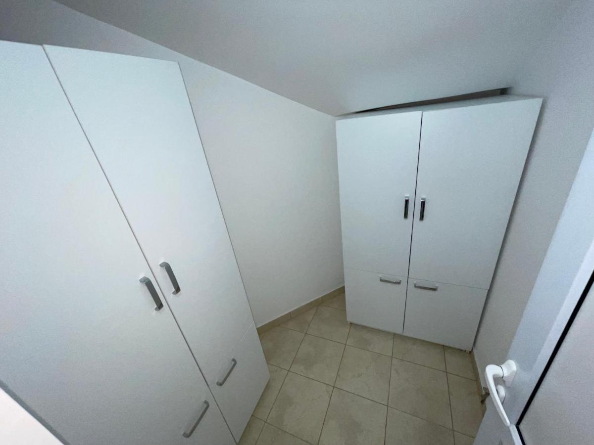 Apartment Susanj Бар Екстер'єр фото