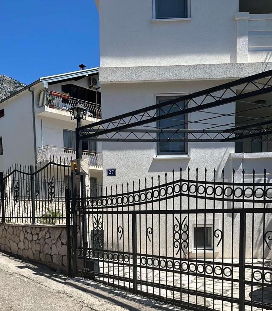 Apartment Susanj Бар Екстер'єр фото